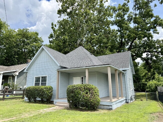 Building Photo - Newly Remodeled 2BR/2BA East Nashville Home with Covered Front Porch, Huge Deck, Spacious Backyar...