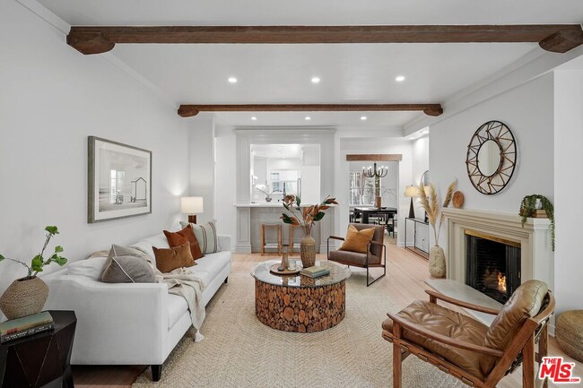 Foto del edificio - 9677 Charleville Blvd