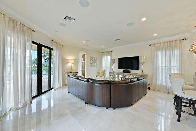 Building Photo - 6950 NW 26th Way