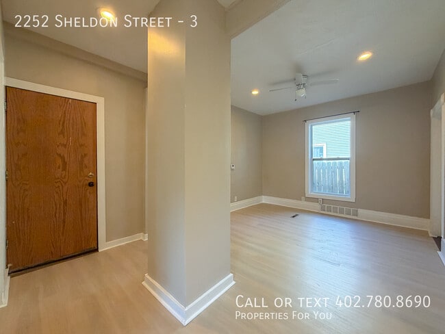 Building Photo - 2252 Sheldon St