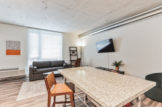 Foto del edificio - 776 Euclid Ave