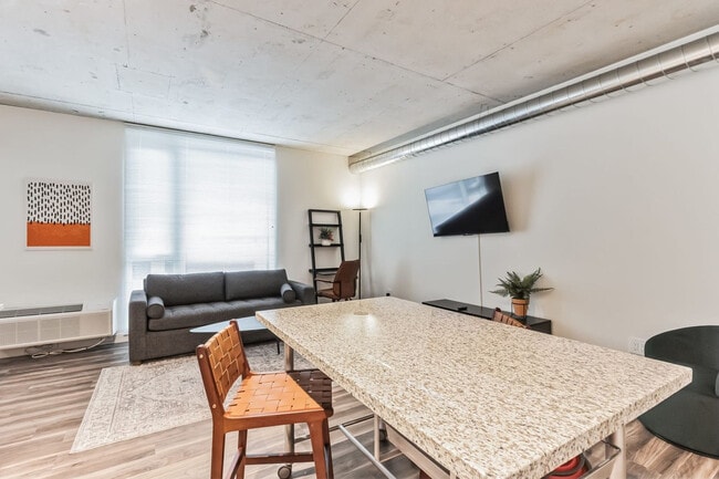 Foto del edificio - 776 Euclid Ave