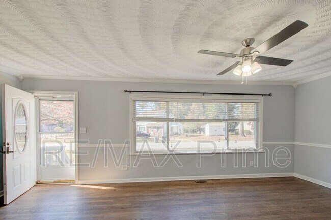 Building Photo - 200 Cynthia Dr