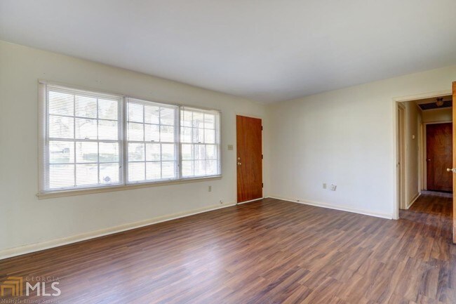 Foto del edificio - 101 E 10th St