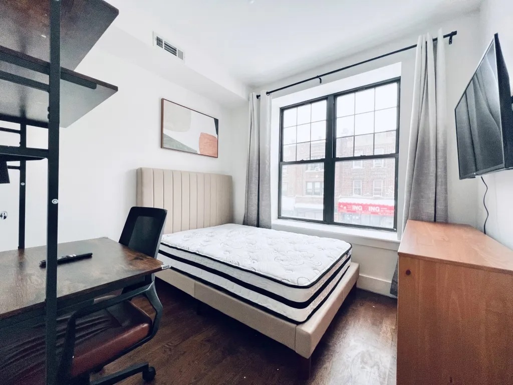 Foto principal - Furnished room/NOT APARTMENT