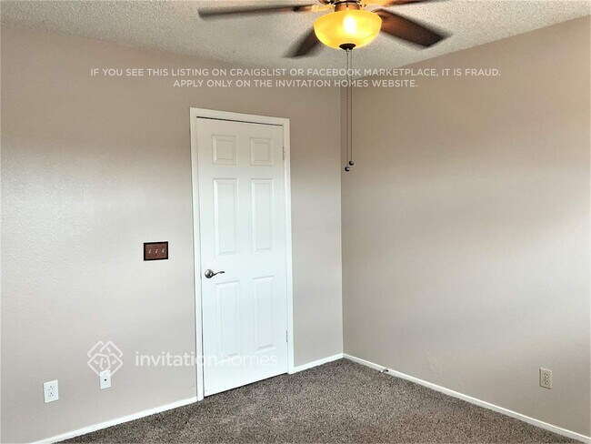 Foto del edificio - 914 Sparrow Ct