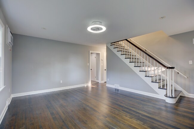 Foto del edificio - 948 S Plum Grove Rd