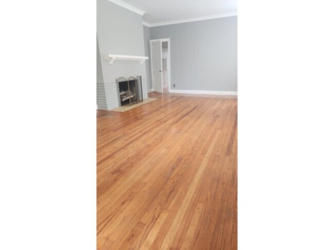 Foto del edificio - 3 bedroom 2 bath Apartment