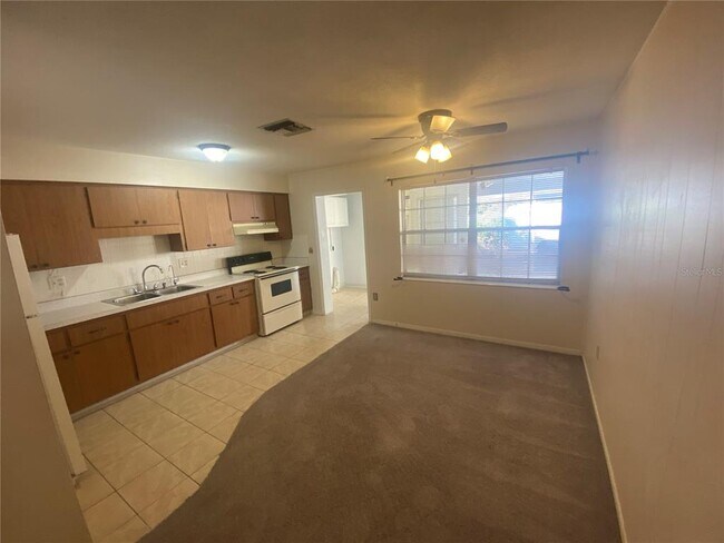 Building Photo - 445 S Grandview St