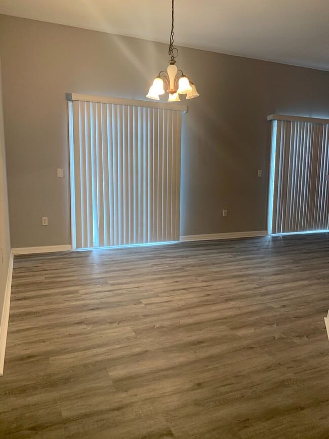 Photo - Spacious 2 bedroom/2 bath Condo with 1 car...