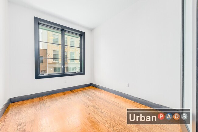 Foto del edificio - 893 Willoughby Ave