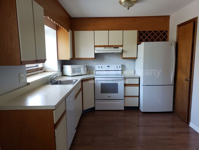 Foto del edificio - 176 Oakland St