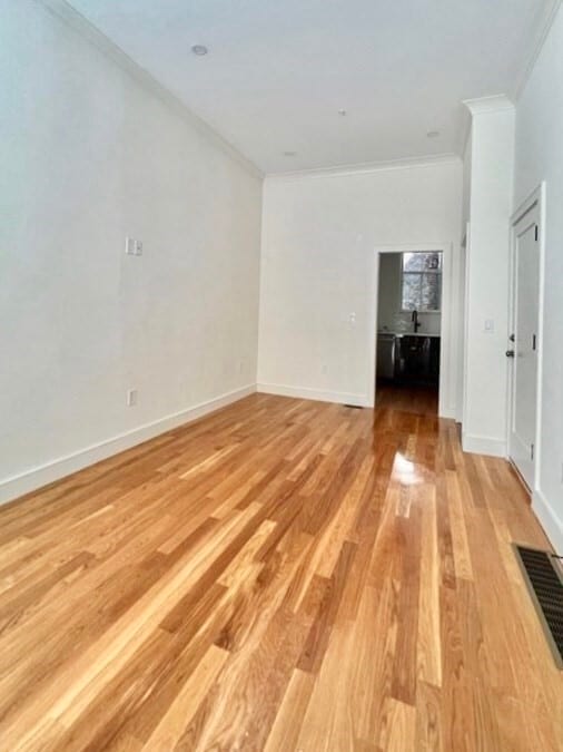 Building Photo - 33 Grove St