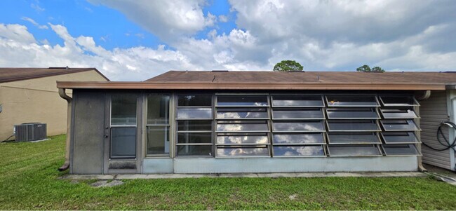 Foto del edificio - 758 W Rosewood Ln