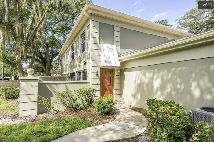 Primary Photo - Townhome For Rent in Raintree Manor!