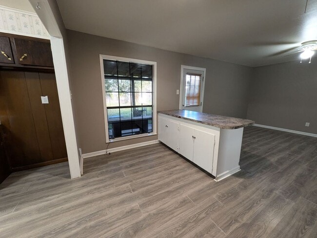 Foto del edificio - 6350 Arrowhead Dr