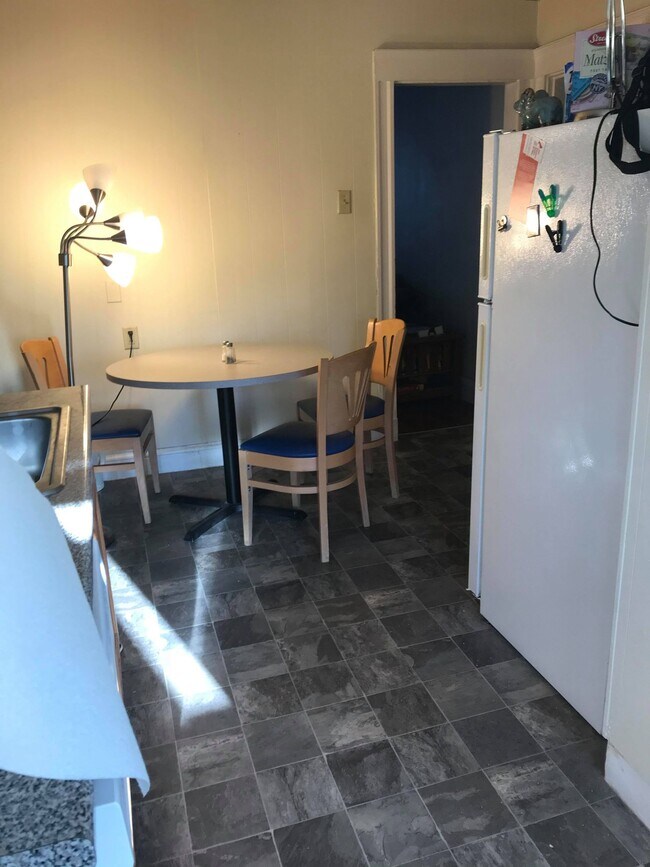 Building Photo - 25 Lourdes Ave