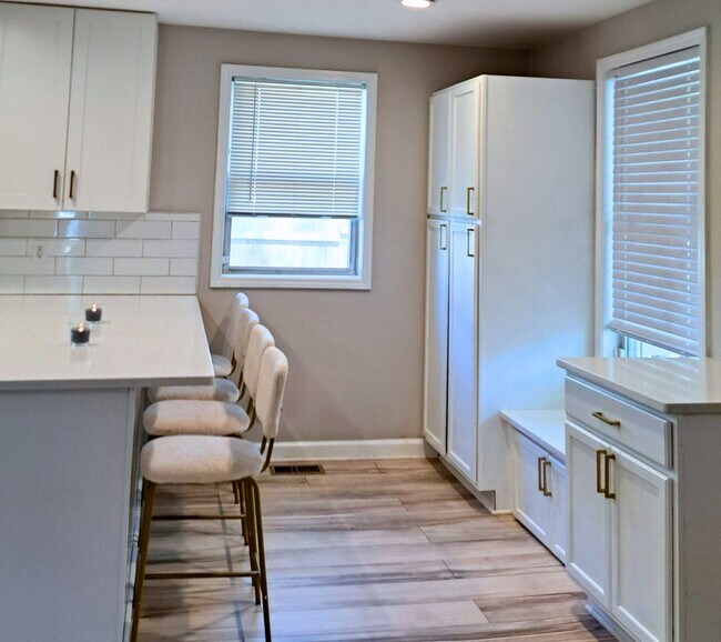 Foto del edificio - Charming updated 3 bedroom/2 bath in Selwy...
