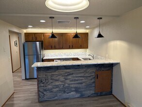 Building Photo - 1518 Pacific Pl Building Photo - 1518 Pacific Pl