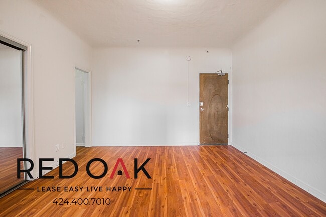 Building Photo - 610 S Kenmore Ave