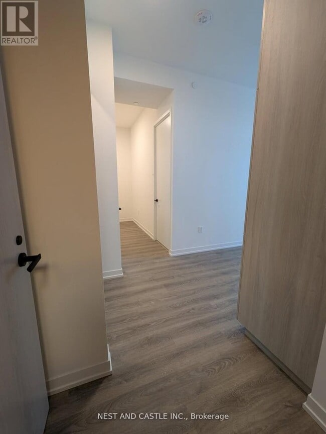 Building Photo - 8 Interchange Wy