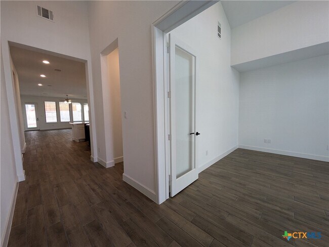 Foto del edificio - 1881 Luna St