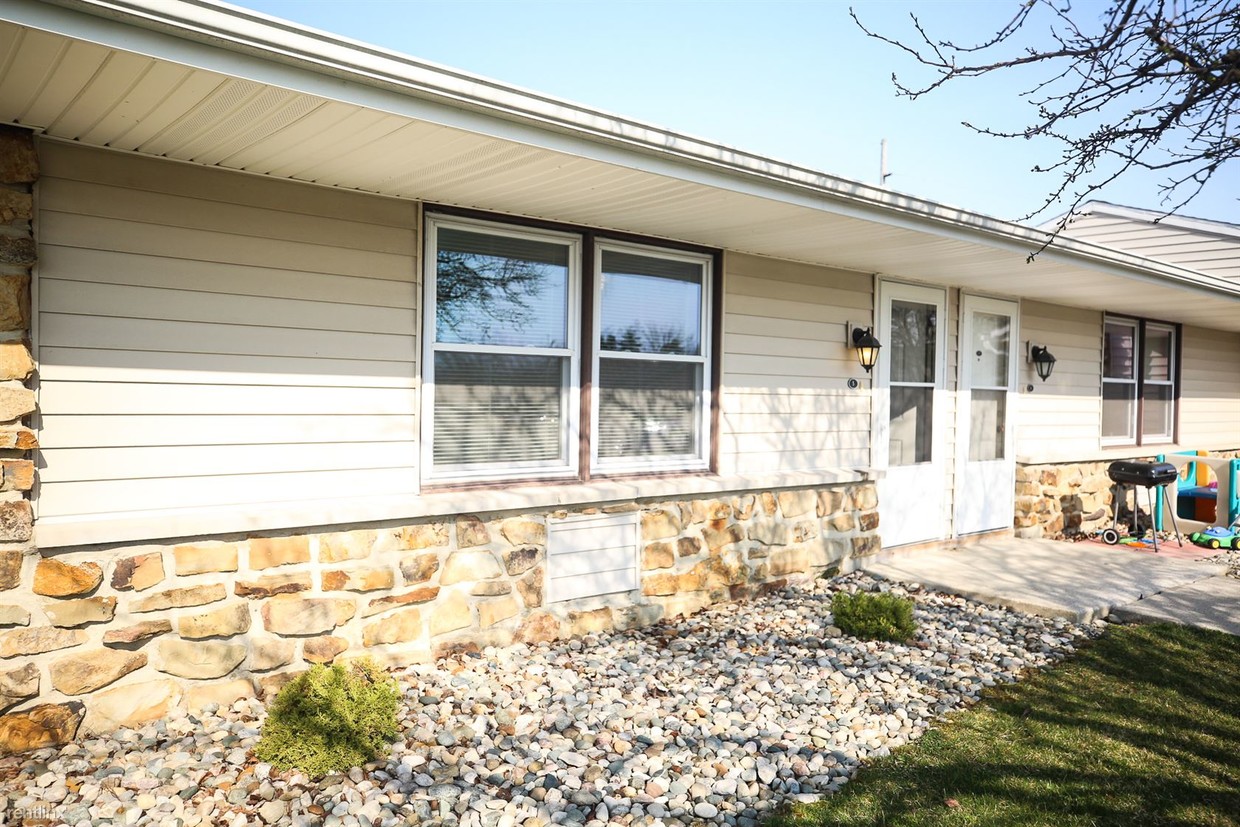 2 br, 1 bath - Country Place - 2 br, 1 bath  - Country Place