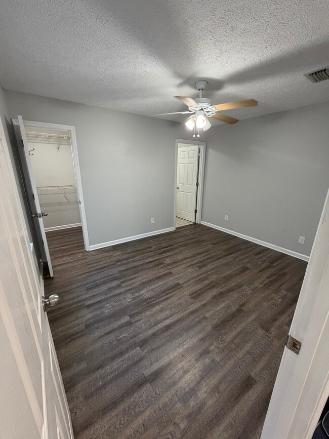 Master bedroom - 6222 Sunset Ave