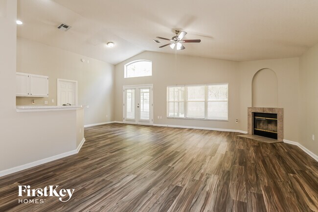 Building Photo - 13071 Chets Creek Dr N