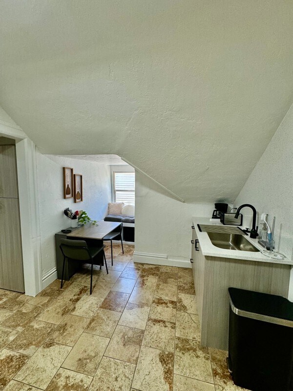 Foto del edificio - 828 E 100 S