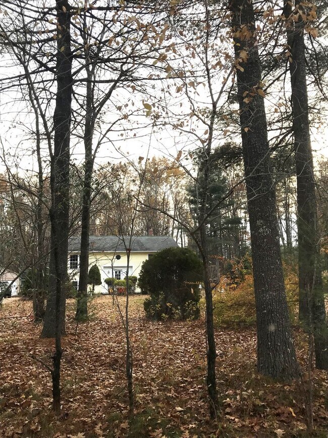 17 Nicole Way, Gorham Room for Rent in Gorham, ME