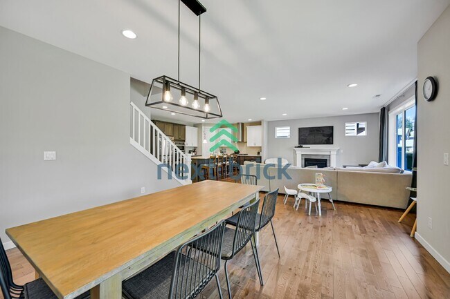 Foto del edificio - Discover Spacious Comfort: Stunning 5-Bedroom Home with 3.5 Baths in Snoqualmie!