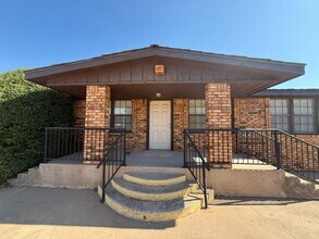 Building Photo - 4728 Taft Blvd