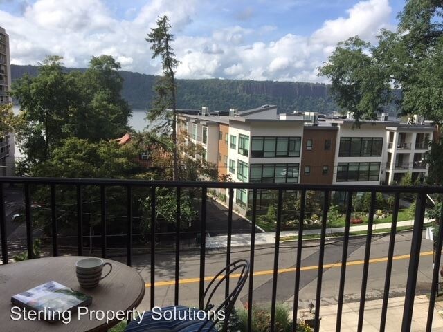 Foto del edificio - 1 br, 1 bath House - 1120 Warburton Avenue 2B