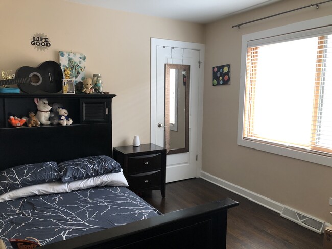 Foto del edificio - 4736 N Odell Ave