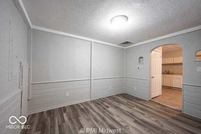 Building Photo - 240 N Beville Ave