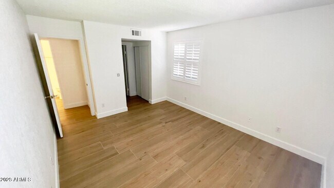 Foto del edificio - 2938 N 61st Pl