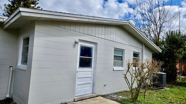 Building Photo - 1436 Primrose Ln