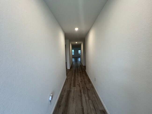 Foto del edificio - Beautiful 4 bedroom, 2 bath in NBTX