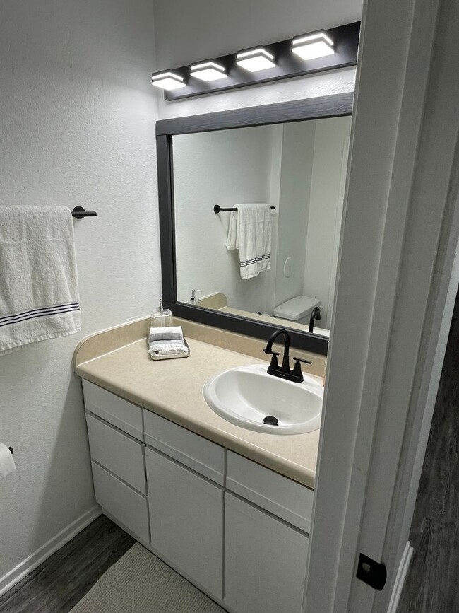 Building Photo - 3 BEDROOM CONDO BY UNT