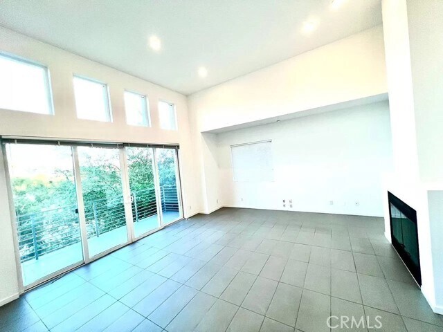 Foto del edificio - 5698 Como Cir