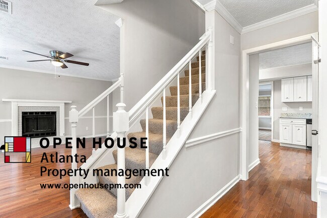 Building Photo - 1028 Pine Cove Dr SW, Lilburn