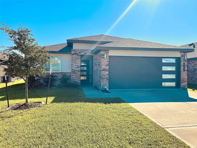 Foto del edificio - 6811 Fleetwood Crescent Wy