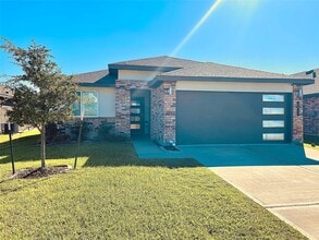 Building Photo - 6811 Fleetwood Crescent Wy