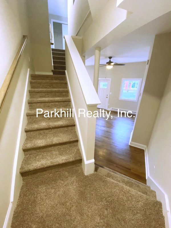 105 W Main St, Pen Argyl, PA 18072 Townhome Rentals in Pen Argyl PA