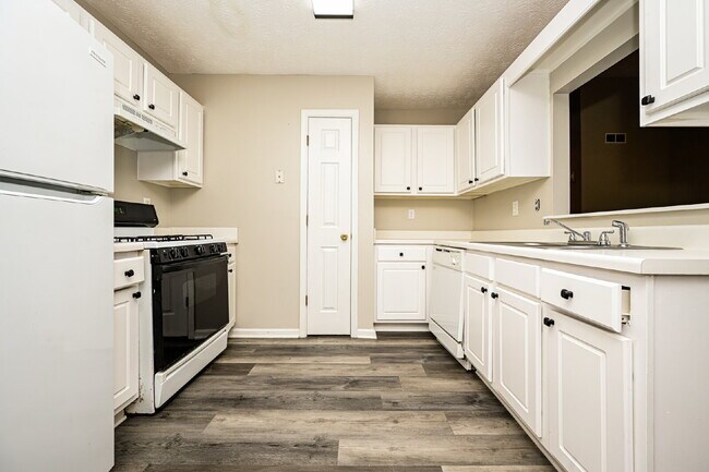 Foto del edificio - 819 Sweetwater Way