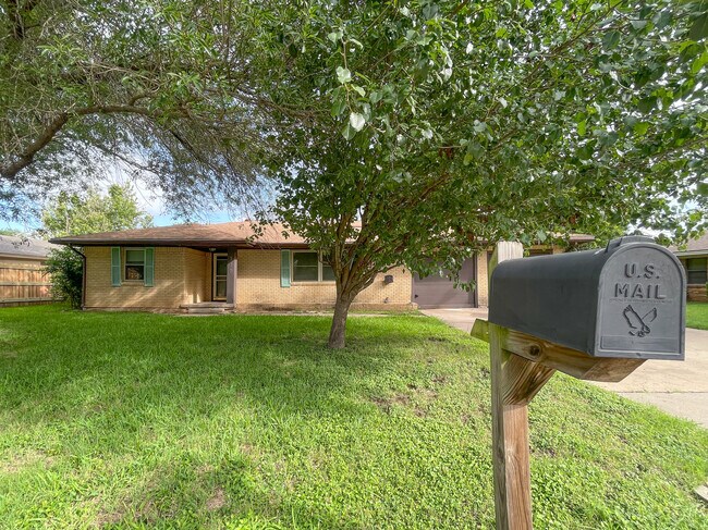 Building Photo - 110 E San Benito Dr