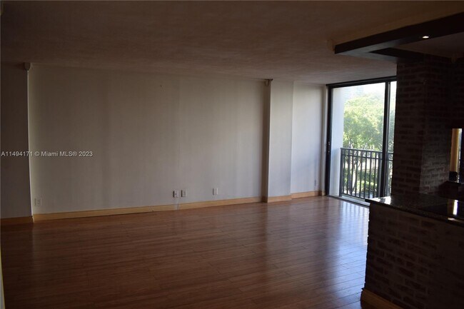 Foto del edificio - 16909 N Bay Rd