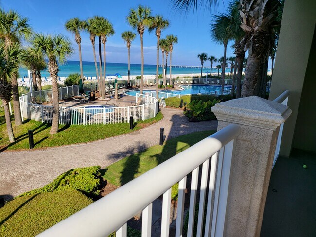 Foto del edificio - 11807 Front Beach Rd
