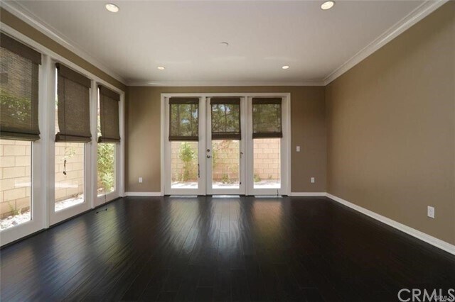 Building Photo - 308 Bronze